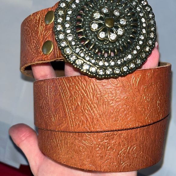 Fossil bling BELT Tan Brown FLORAL Tooled LEATHER Medallion Buckle Fits 35-39”Lg - Picture 15 of 15